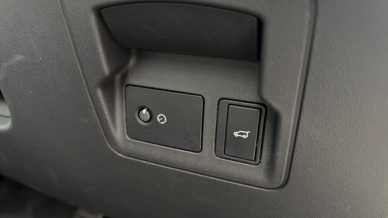 Land Rover Range Rover Velar 3.0 D300 MHEV Dynamic SE 5dr Auto Diesel Estate